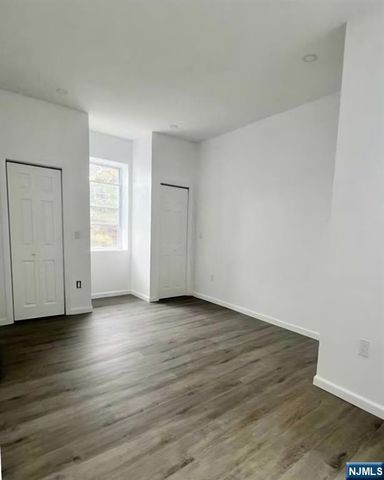 280 Macarthur Avenue, Garfield, NJ 07026