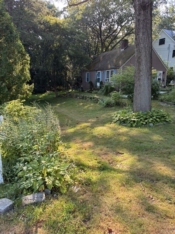 35 Smith Rd, Hingham, MA 02043