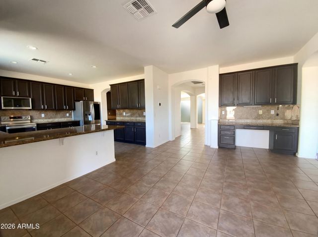 1278 E ALTADONNA Court, San Tan Valley, AZ 85140