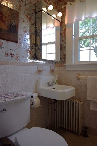 112 Blaine Ave, East Brookfield, MA 01515