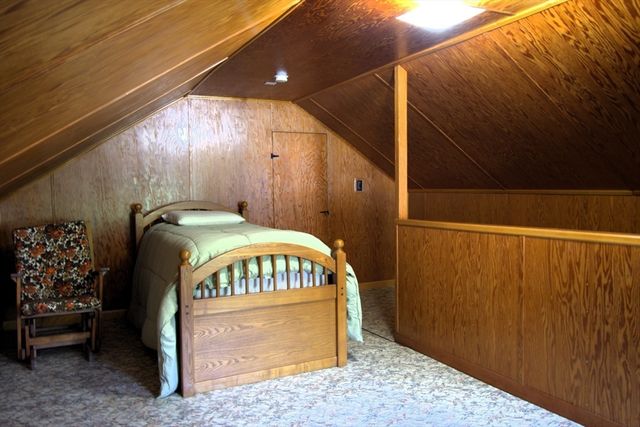 112 Blaine Ave, East Brookfield, MA 01515