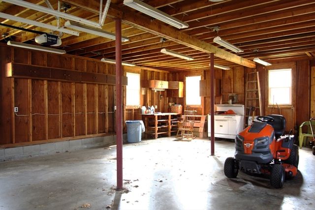 112 Blaine Ave, East Brookfield, MA 01515