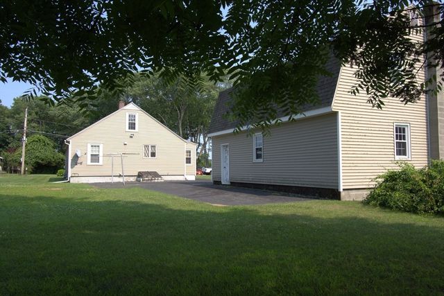 112 Blaine Ave, East Brookfield, MA 01515