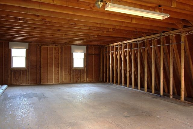 112 Blaine Ave, East Brookfield, MA 01515