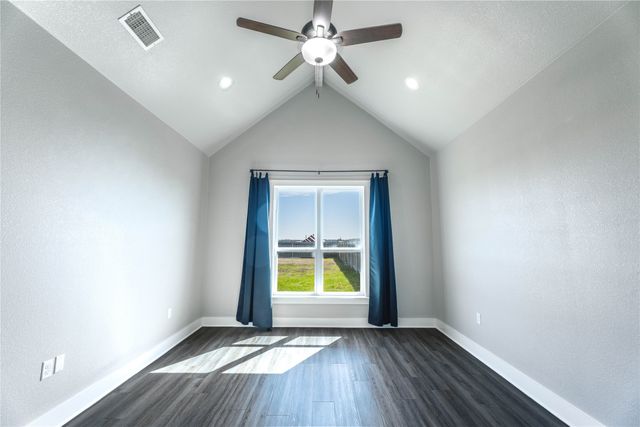 1990 Sommerfeld Drive, Waco, TX 76705