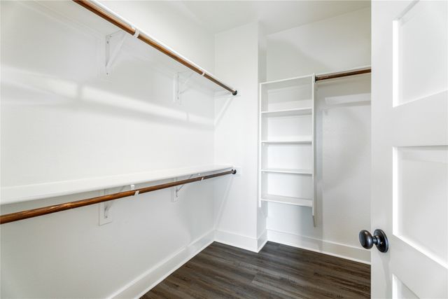 1990 Sommerfeld Drive, Waco, TX 76705