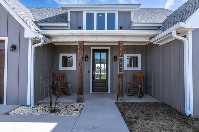 1990 Sommerfeld Drive, Waco, TX 76705