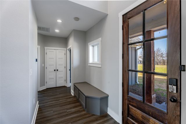 1990 Sommerfeld Drive, Waco, TX 76705