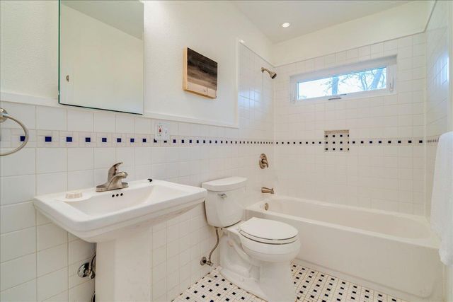 2505 Riddle RD, Austin, TX 78748