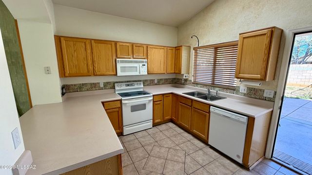 9037 E Orchid Vine Drive, Tucson, AZ 85747