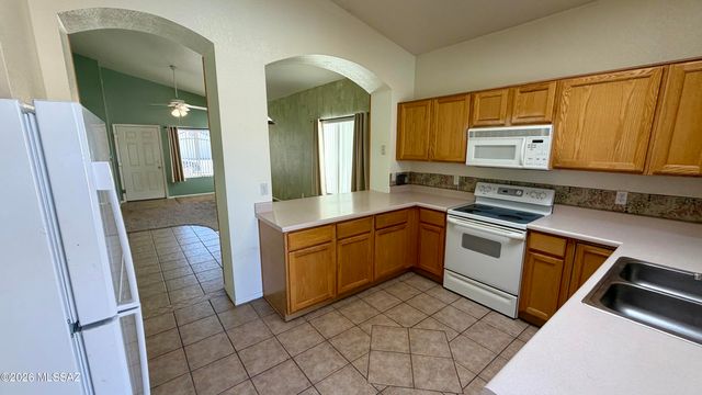 9037 E Orchid Vine Drive, Tucson, AZ 85747