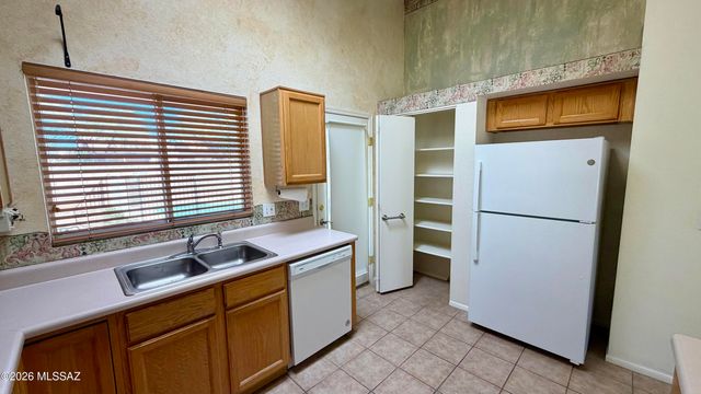 9037 E Orchid Vine Drive, Tucson, AZ 85747