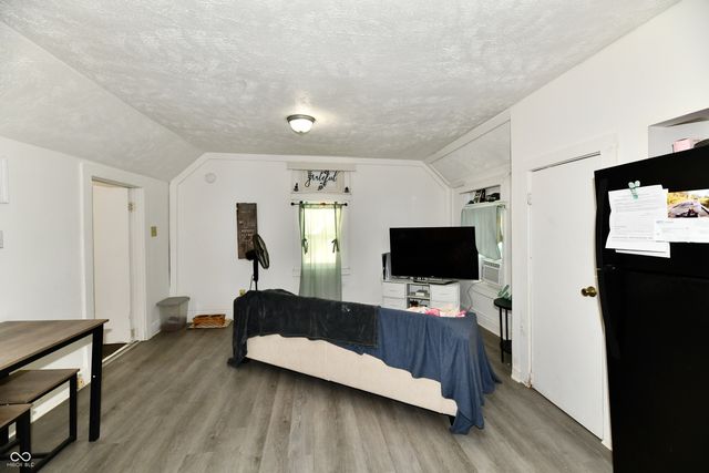 59-61 E Washington Street, Mooresville, IN 46158
