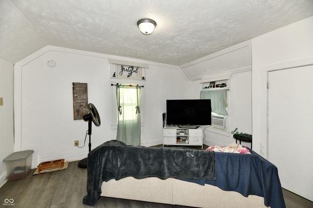 59-61 E Washington Street, Mooresville, IN 46158