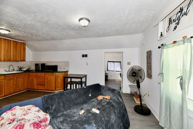 59-61 E Washington Street, Mooresville, IN 46158