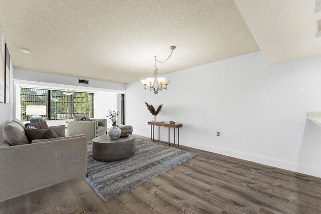 1721 Whitehall Drive 201, Davie, FL 33324