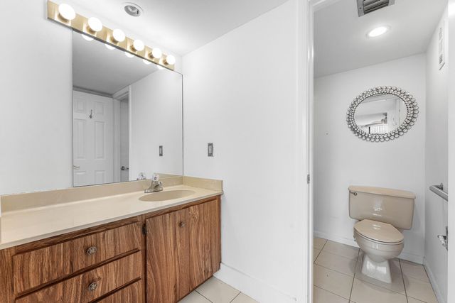 1721 Whitehall Drive 201, Davie, FL 33324