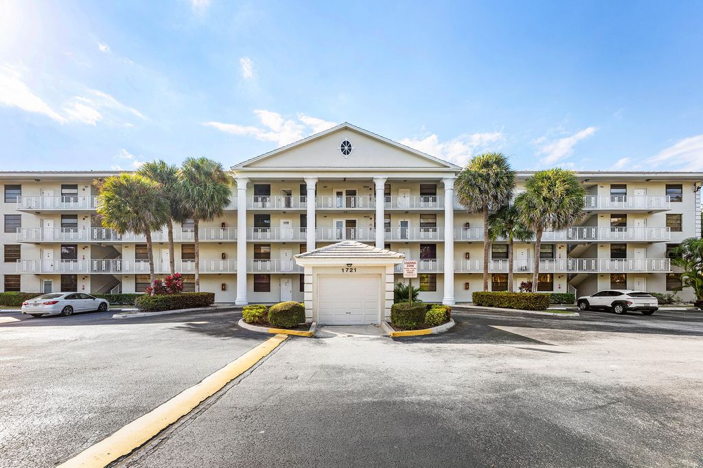 1721 Whitehall Drive 201, Davie, FL 33324