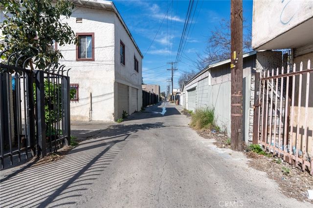 1217 W 39th Street, Los Angeles, CA 90037