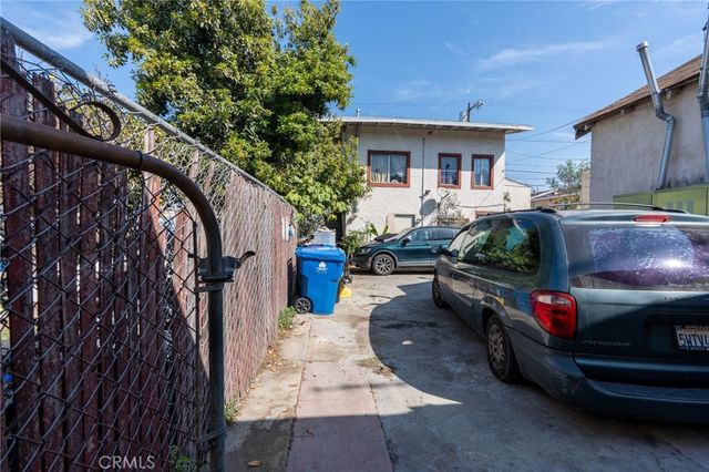1217 W 39th Street, Los Angeles, CA 90037