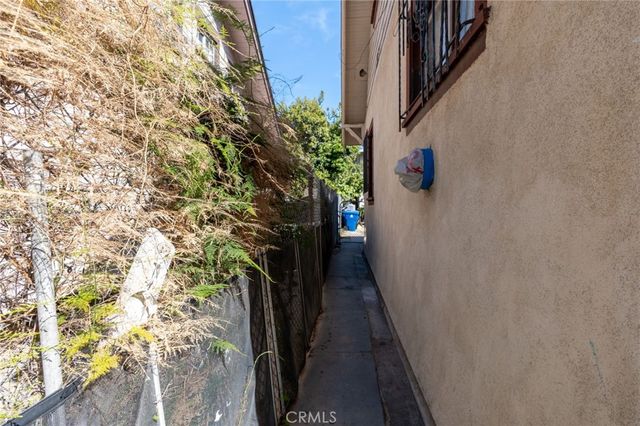 1217 W 39th Street, Los Angeles, CA 90037