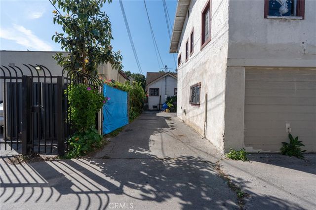 1217 W 39th Street, Los Angeles, CA 90037