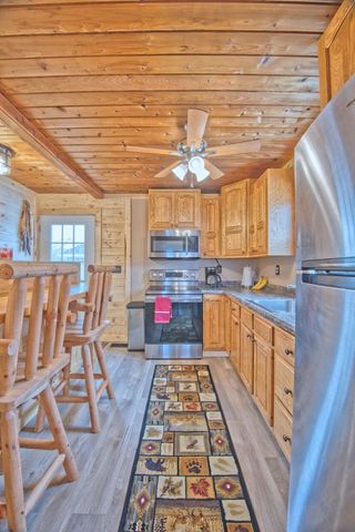 802 3rd Street NW, Chisholm, MN 55719