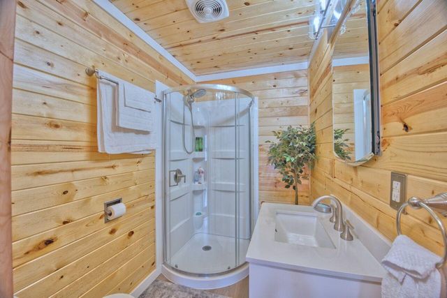 802 3rd Street NW, Chisholm, MN 55719