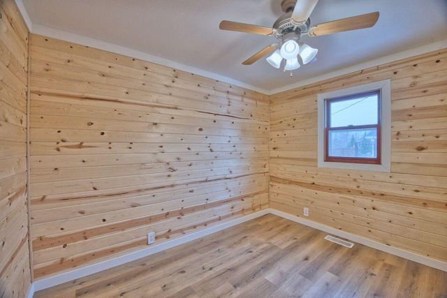 802 3rd Street NW, Chisholm, MN 55719