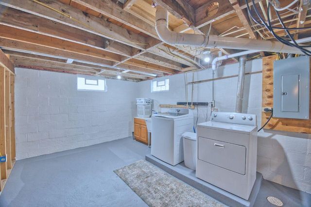 802 3rd Street NW, Chisholm, MN 55719