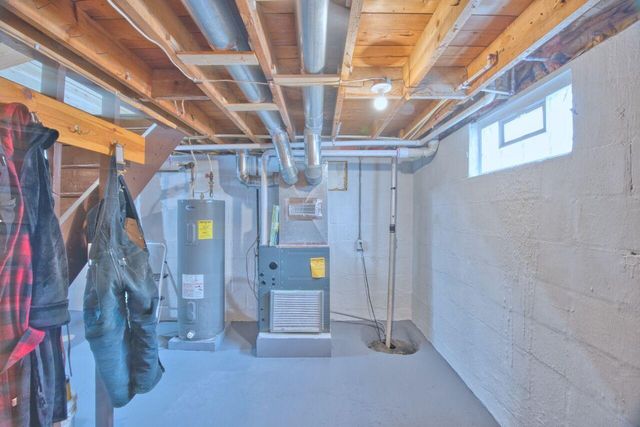 802 3rd Street NW, Chisholm, MN 55719