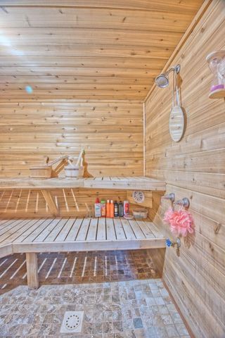 802 3rd Street NW, Chisholm, MN 55719