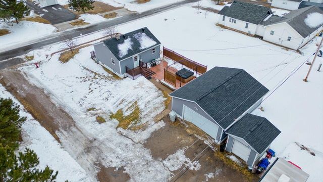 802 3rd Street NW, Chisholm, MN 55719