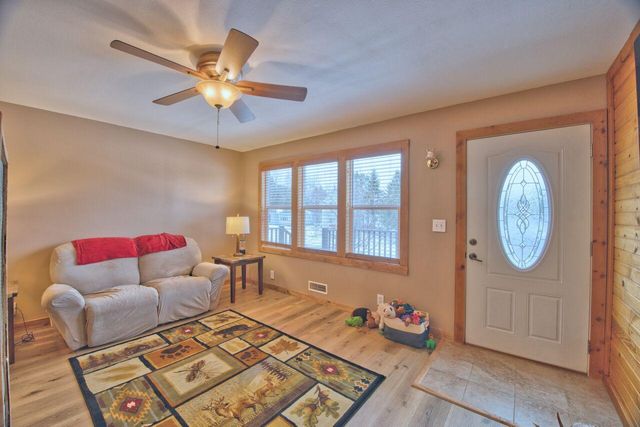 802 3rd Street NW, Chisholm, MN 55719