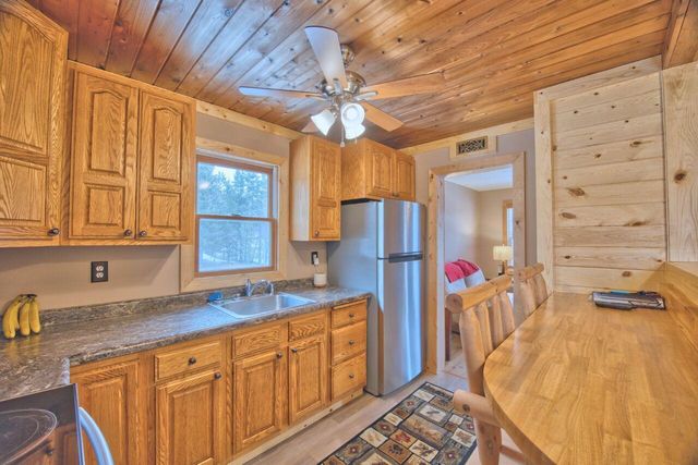 802 3rd Street NW, Chisholm, MN 55719