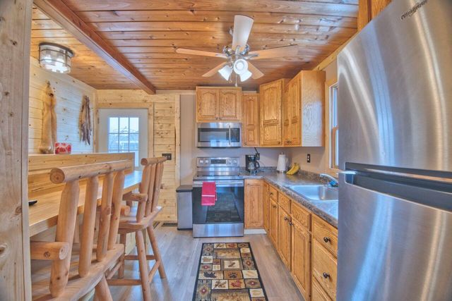 802 3rd Street NW, Chisholm, MN 55719