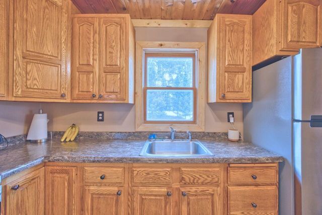 802 3rd Street NW, Chisholm, MN 55719