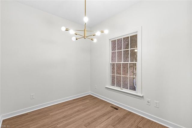 2 Curtis LN, Hampton, VA 23669