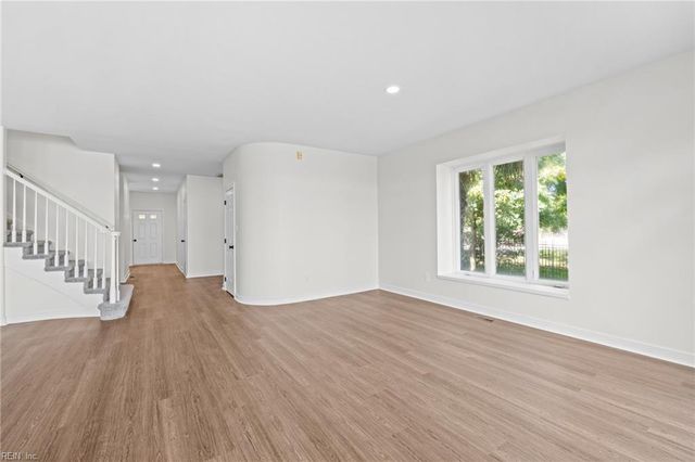 2 Curtis LN, Hampton, VA 23669