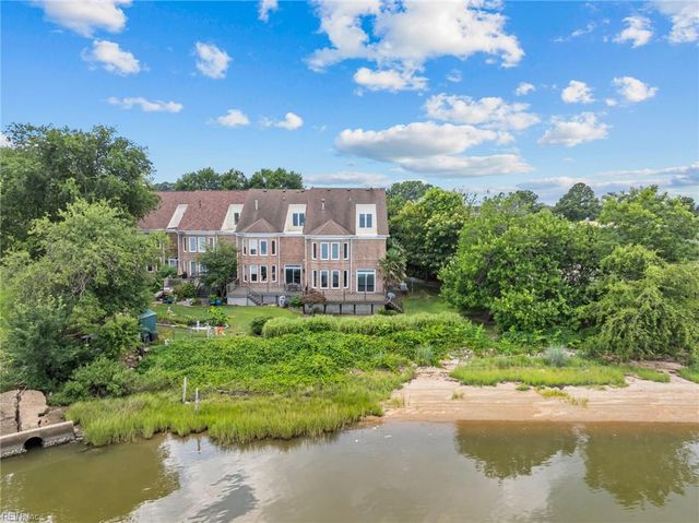 2 Curtis LN, Hampton, VA 23669