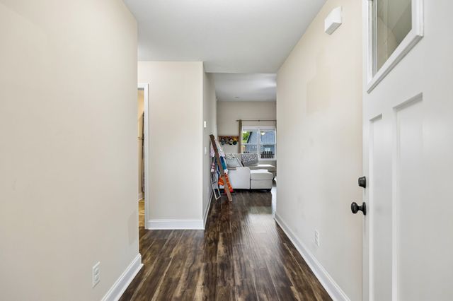 1151 Eagles Bluff Dr, Clarksville, TN 37040