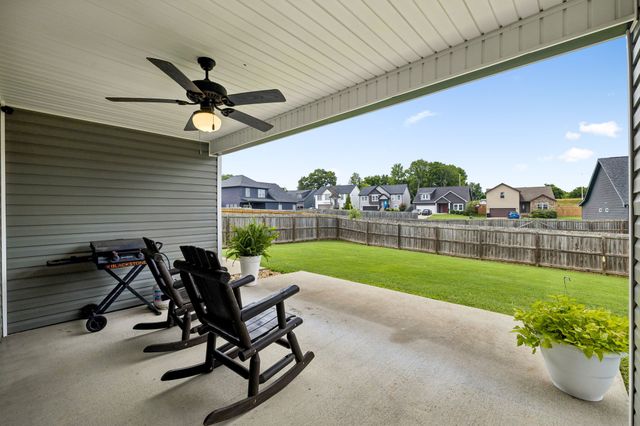 1151 Eagles Bluff Dr, Clarksville, TN 37040