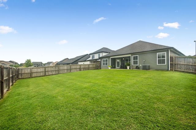 1151 Eagles Bluff Dr, Clarksville, TN 37040