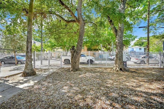 641 NW 2nd St 1, Miami, FL 33128