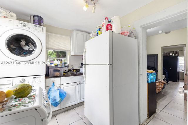 1236 NW 28th St 4, Miami, FL 33142