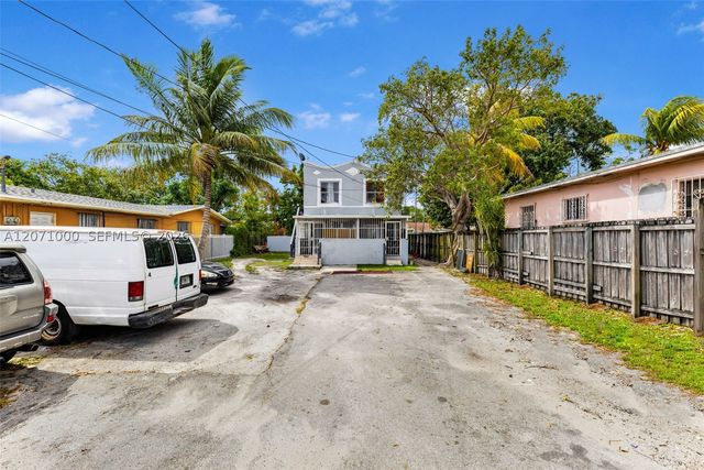 1236 NW 28th St 4, Miami, FL 33142