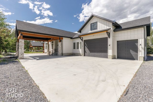 1188 S OLD TRAPPERS LOOP RD, Huntsville, UT 84317