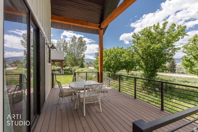 1188 S OLD TRAPPERS LOOP RD, Huntsville, UT 84317