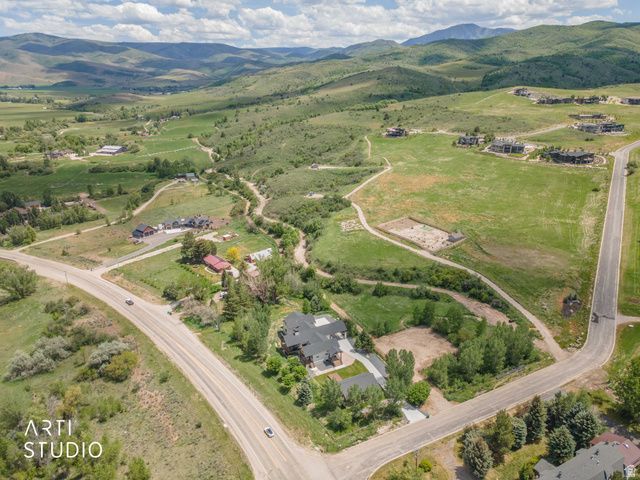 1188 S OLD TRAPPERS LOOP RD, Huntsville, UT 84317