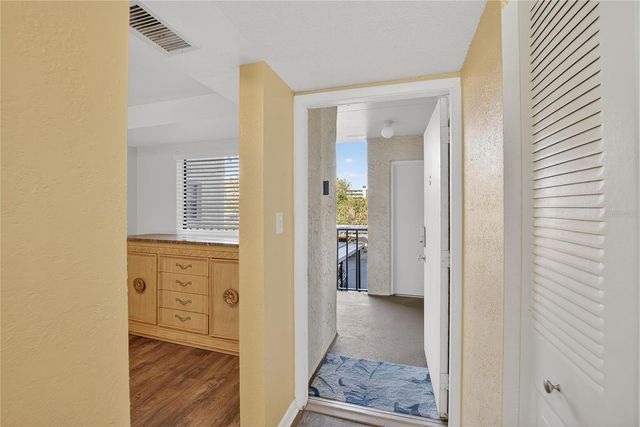 2900 COVE CAY DRIVE 2F, Clearwater, FL 33760